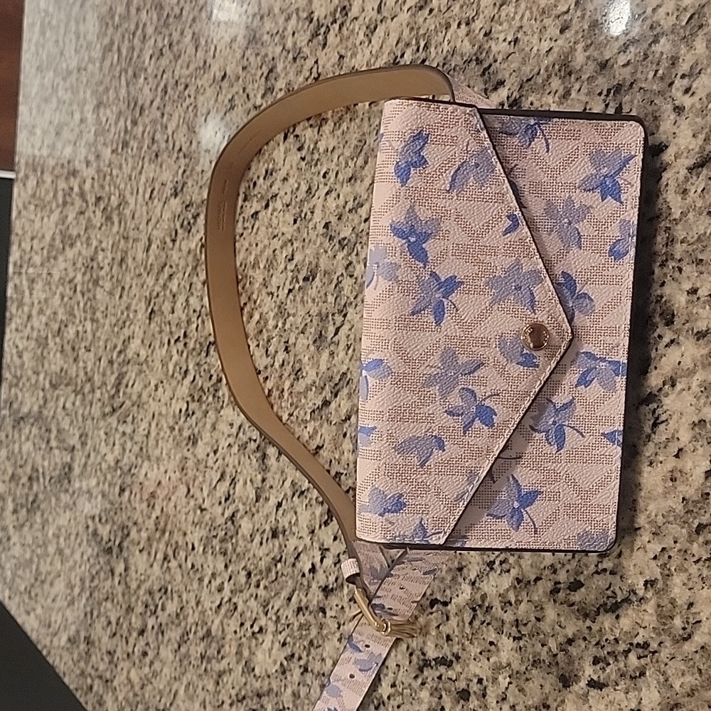 Like new Michael Kors Belt Bag